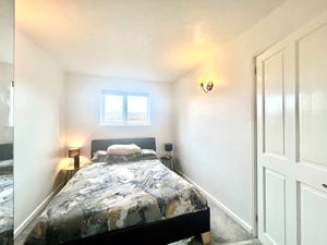 Bedroom- click for photo gallery